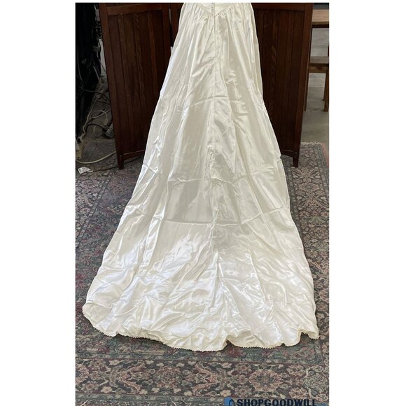 Alfred Angelo Vintage Wedding Dress and Veil - Picture 8 of 10